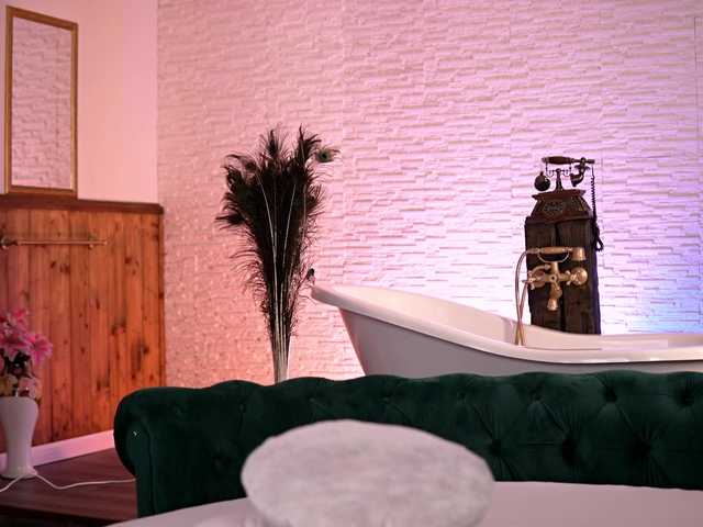 Sex chat gratuit in direct cu JennaDay pe BongaCams