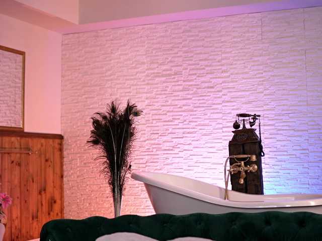 JennaDay's BongaCams show and profile