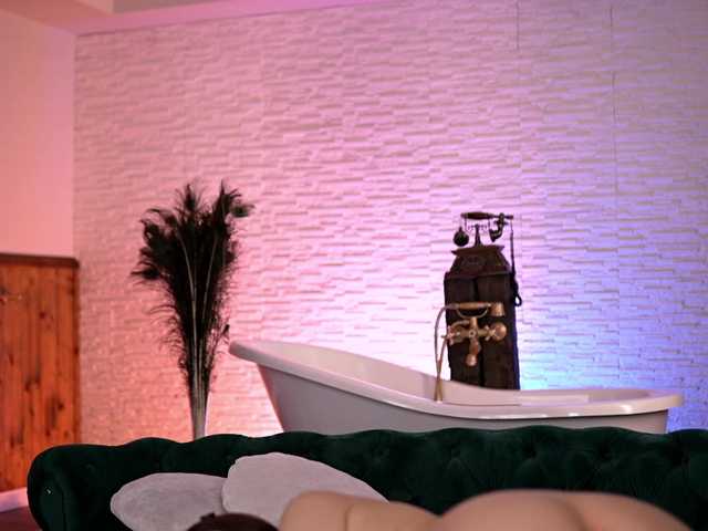 Sex chat gratuit in direct cu JennaDay pe BongaCams