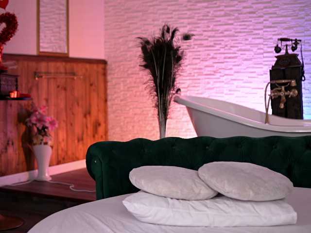 JennaDay's BongaCams show and profile