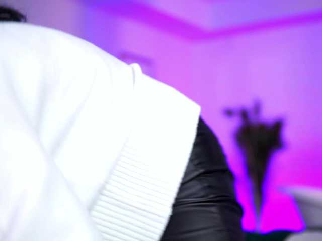 Sex chat gratuit in direct cu JennaDay pe BongaCams