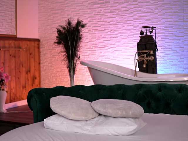 Sex chat gratuit in direct cu JennaDay pe BongaCams