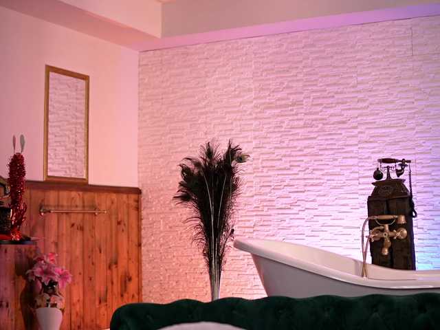 Sex chat gratuit in direct cu JennaDay pe BongaCams