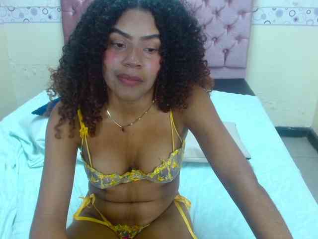 AlessandraRay webcam