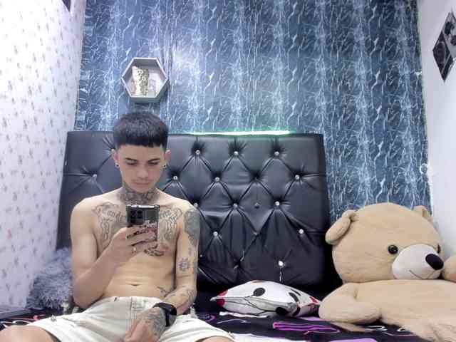 exotichot-couple webcam