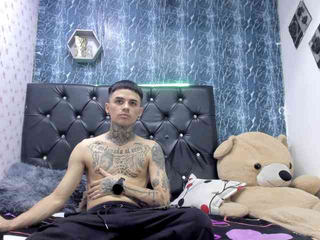 exotichot-couple webcam