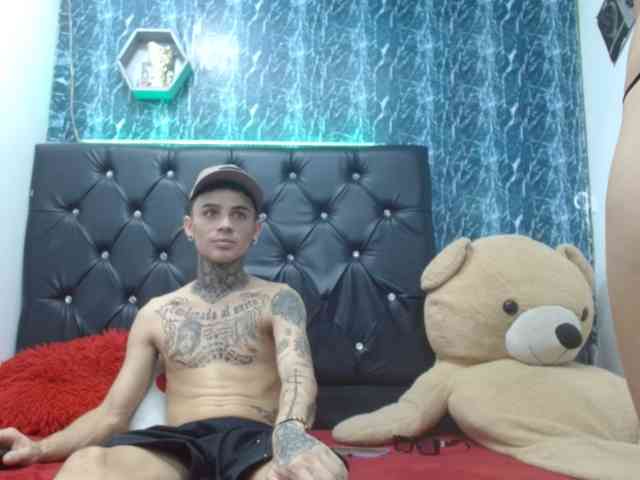 exotichot-couple webcam