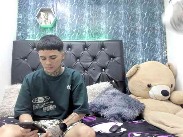 exotichot-couple webcam