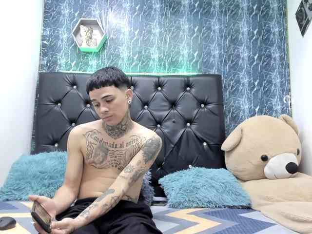 exotichot-couple webcam