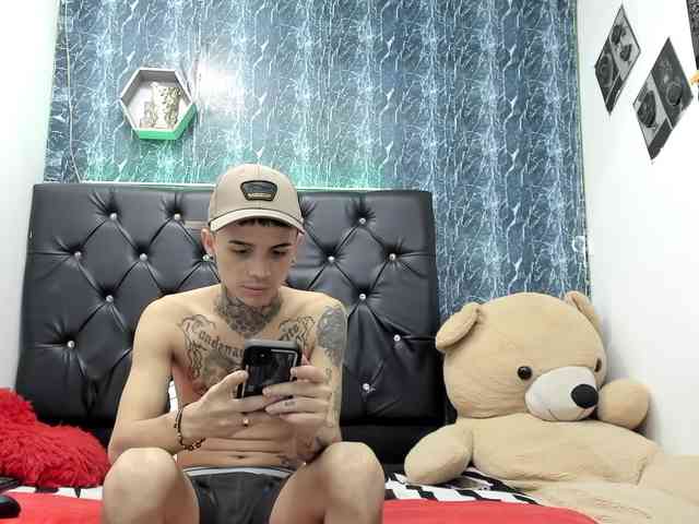 exotichot-couple webcam