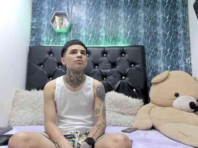 exotichot-couple webcam