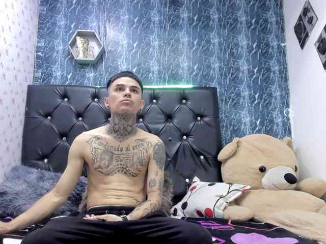 exotichot-couple webcam