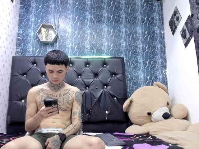 exotichot-couple webcam