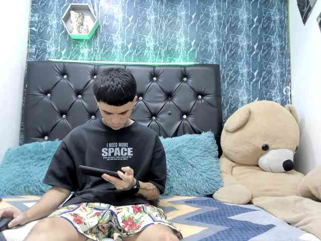 exotichot-couple webcam