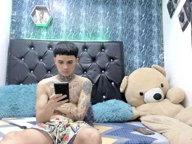 exotichot-couple webcam