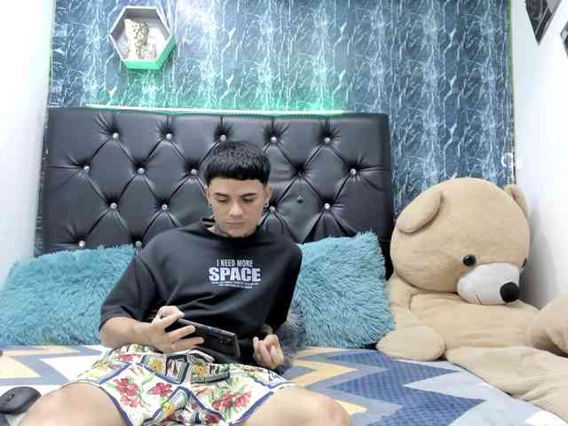 exotichot-couple webcam