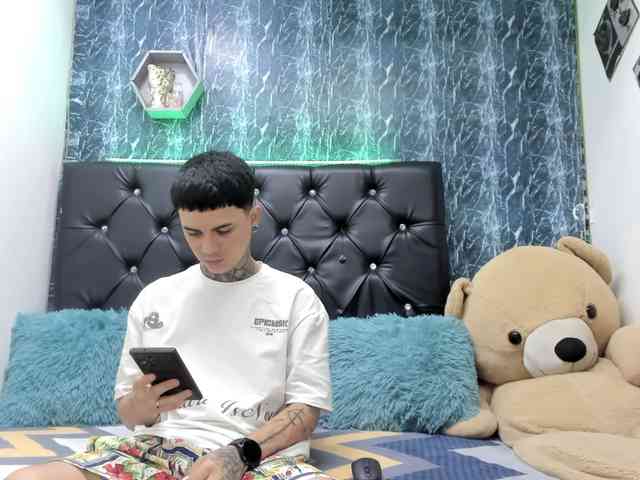 exotichot-couple webcam