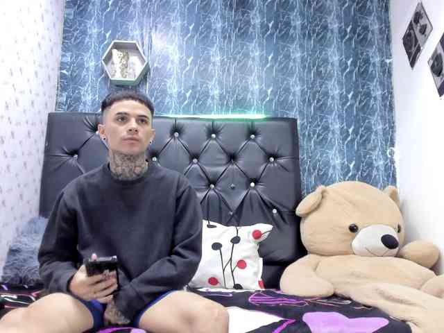 exotichot-couple webcam