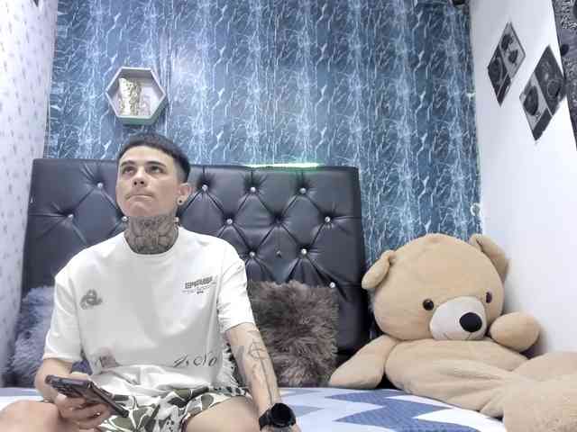 exotichot-couple webcam