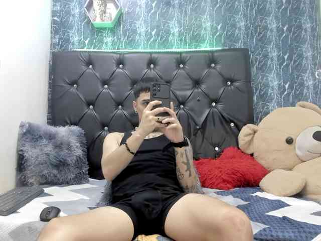 exotichot-couple webcam