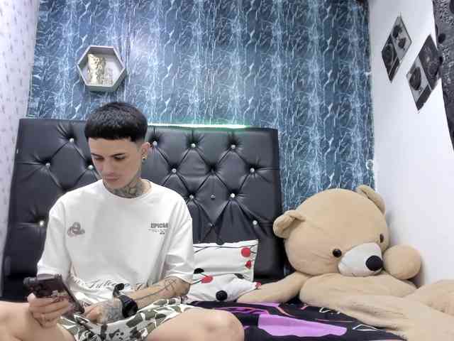 exotichot-couple webcam