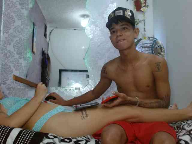 exotichot-couple webcam