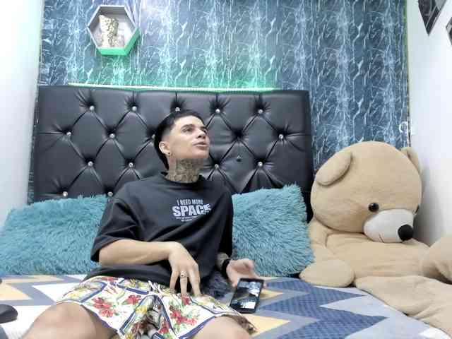 exotichot-couple webcam