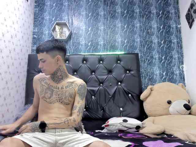 exotichot-couple webcam