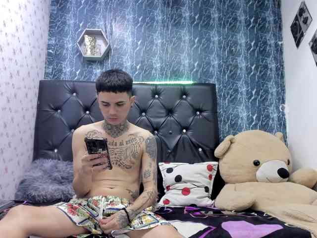 exotichot-couple webcam