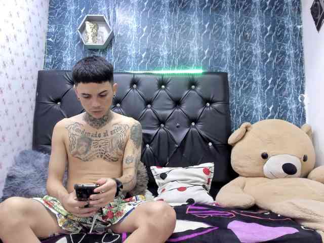 exotichot-couple webcam