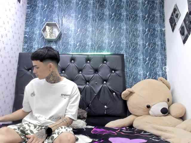 exotichot-couple webcam