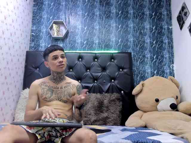 exotichot-couple webcam