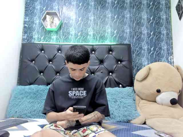 exotichot-couple webcam