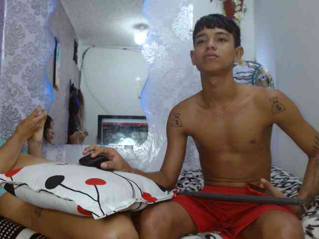 exotichot-couple webcam