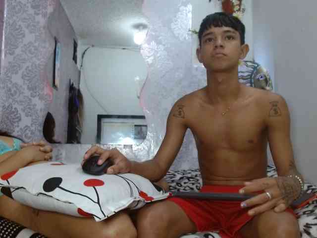 exotichot-couple webcam