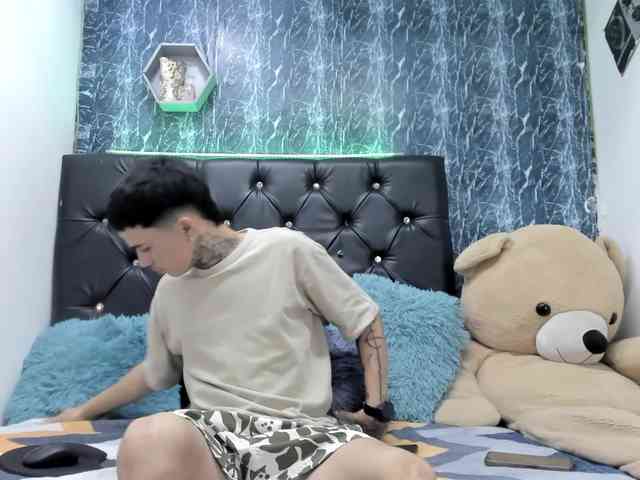 exotichot-couple webcam