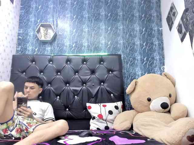 exotichot-couple webcam