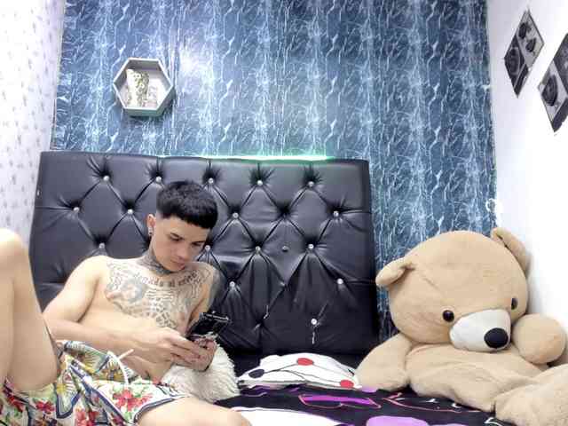 exotichot-couple webcam