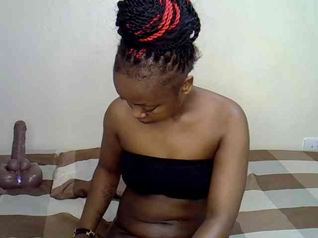 Beeyouteafull Live Webcam on BongaCams