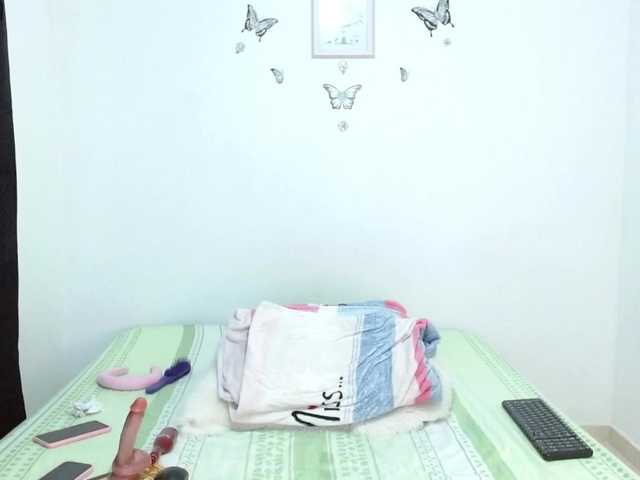 littleshydoll's BongaCams show and profile