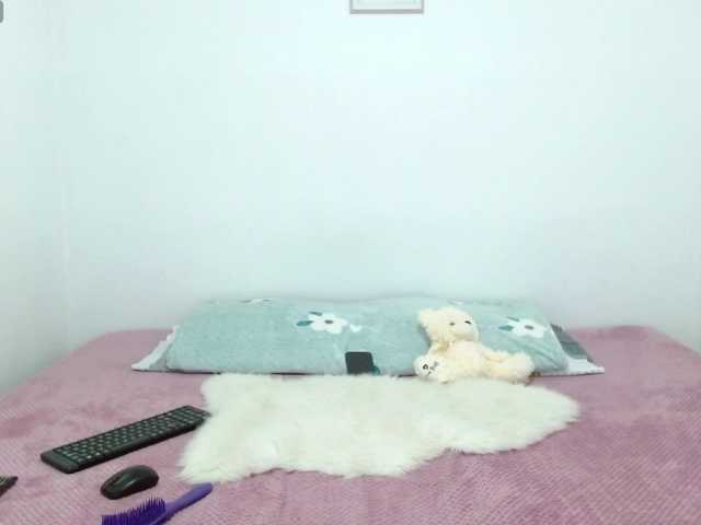 littleshydoll webcam bongacams model stream image