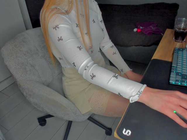 LoveLYYk's BongaCams show and profile