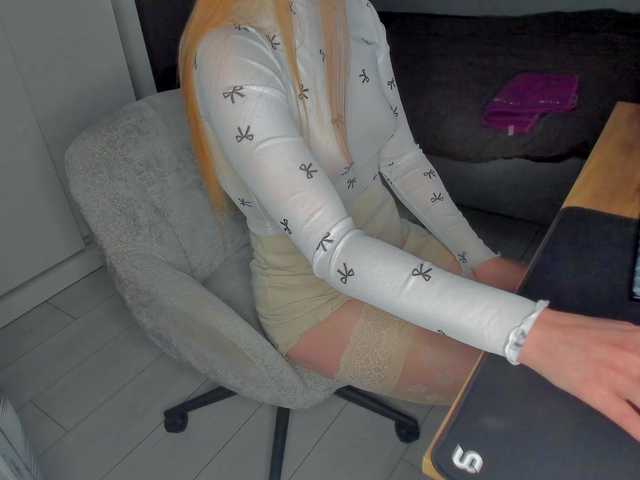 LoveLYYk's BongaCams show and profile