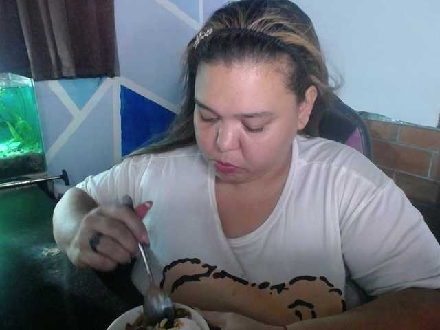 beautifulchubbyqueen's BongaCams show and profile