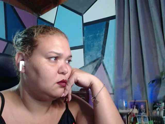 beautifulchubbyqueen webcam