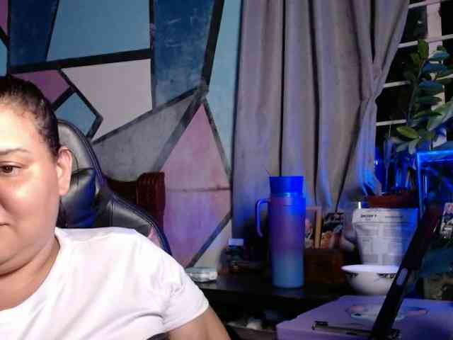 beautifulchubbyqueen webcam