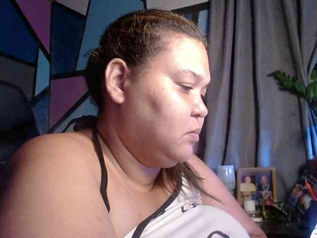 beautifulchubbyqueen webcam