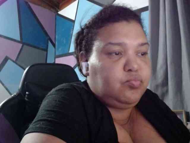 beautifulchubbyqueen webcam