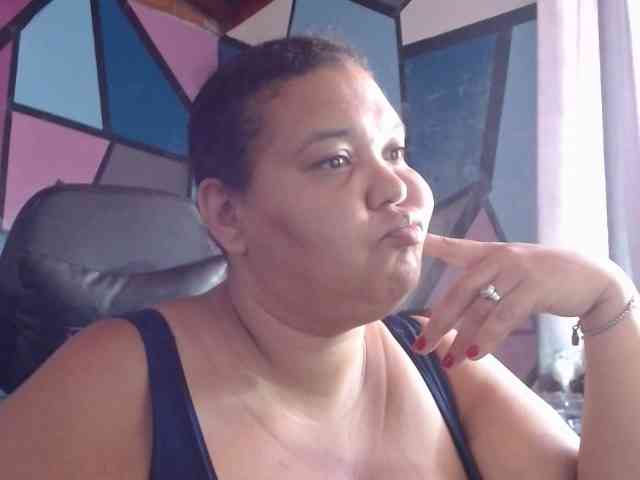 beautifulchubbyqueen webcam
