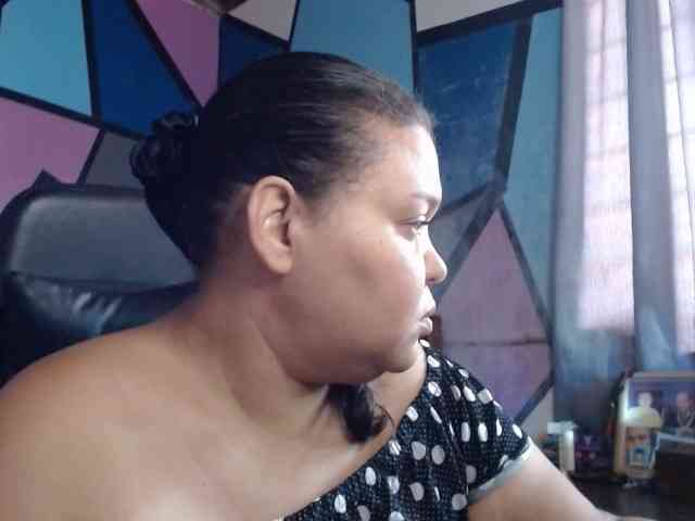 beautifulchubbyqueen webcam